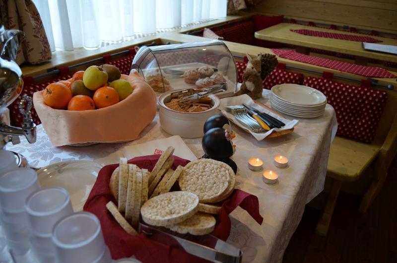 Hotel Ladina Campitello di Fassa Eksteriør bilde
