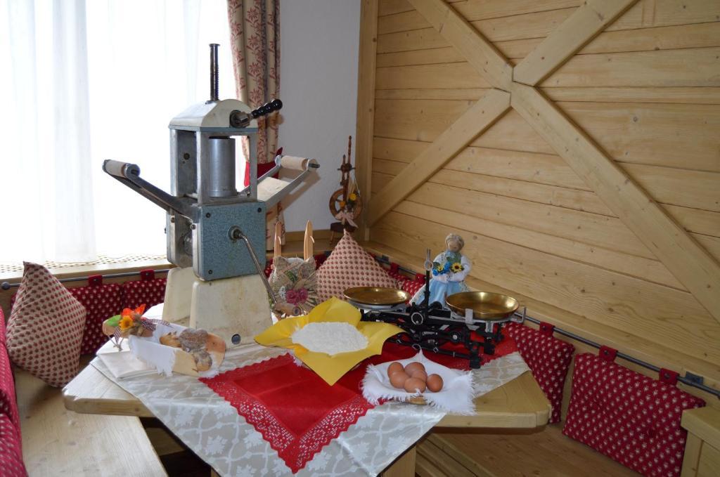 Hotel Ladina Campitello di Fassa Eksteriør bilde